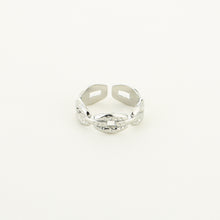 Load image into Gallery viewer, Chain Ring - Silver
